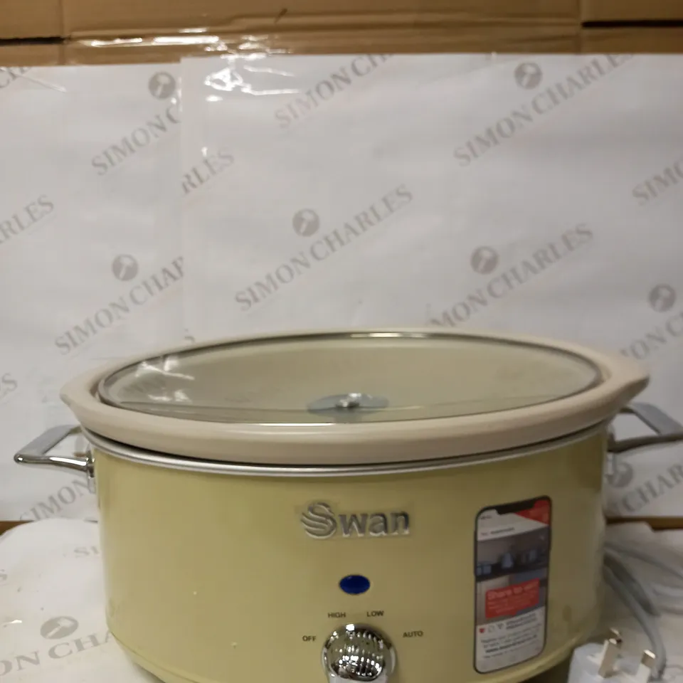 SWAN RETRO SLOW COOKER 6.5L