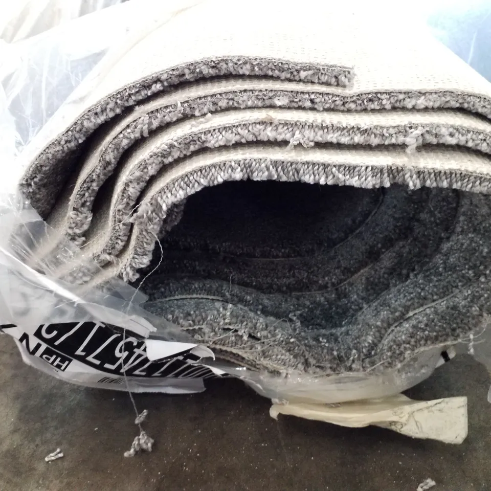 ROLL OF QUALITY ENDLESS CHARM ACTIONBAC ASH GREY CARPET APPROXIMATELY 4.58×4M