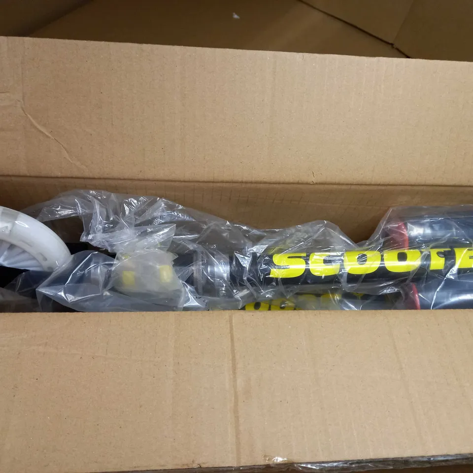 BOXED/PACKAGED FONTE  BLACK/YELLOW DETAILED FOLDABLE SCOOTER