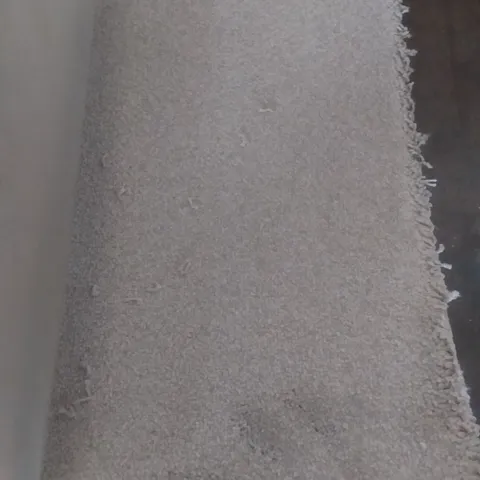 ROLL OF QUALITY ADDICTION 123 WHITE PEPPER CARPET APPROXIMATELY 4X13.4M