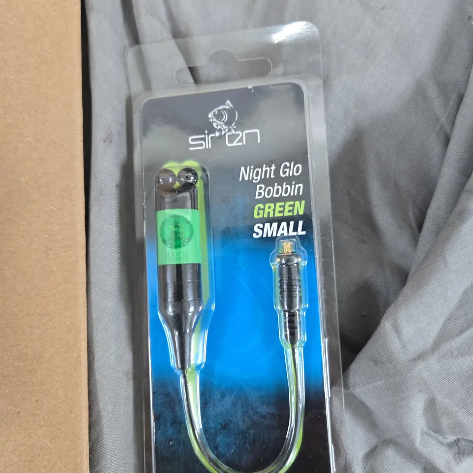 TOTE OF APPROXIMATELY 15 ASSORTED ITEMS TO INCLUDE: TORX T20 SCREWS