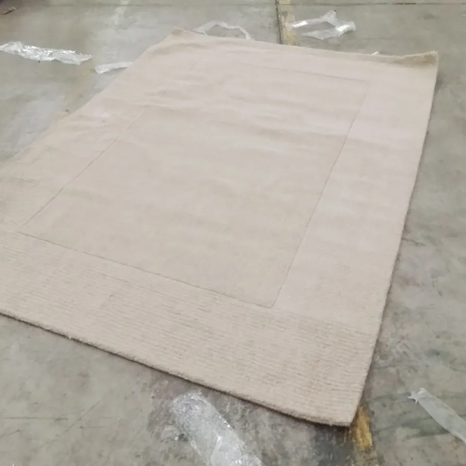 QUALITY DESIGNER AREA RUG - APPROXIMATELY 230X170CM