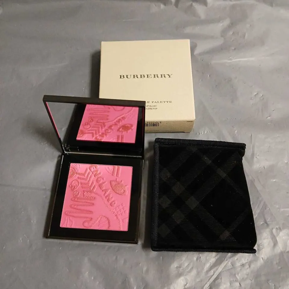 BOXED BURBERRY THE DOODLE PALETTE CHEEK POP BLUSH IN BRIGHT PINK 