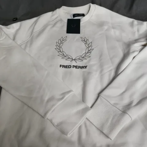 FRED PERRY WHITE SWEATSHIRT - SIZE M