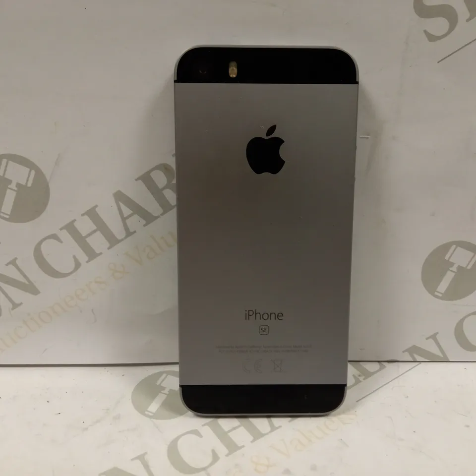 APPLE IPHONE SE (1ST GENERATION) - SILVER 