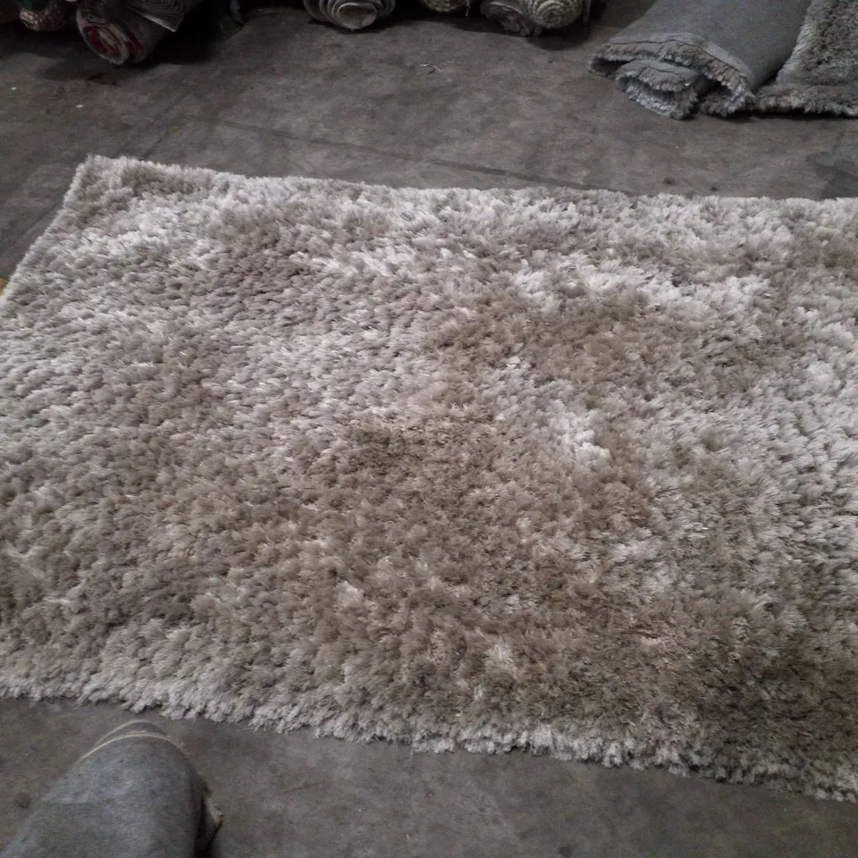 QUALITY DESIGNER AREA RUG - APPROXIMATELY 160×230CM