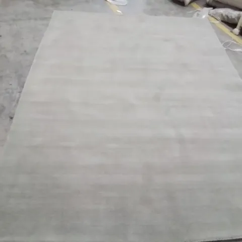 QUALITY DESIGNER AREA RUG APPROXIMATELY 320X210CM