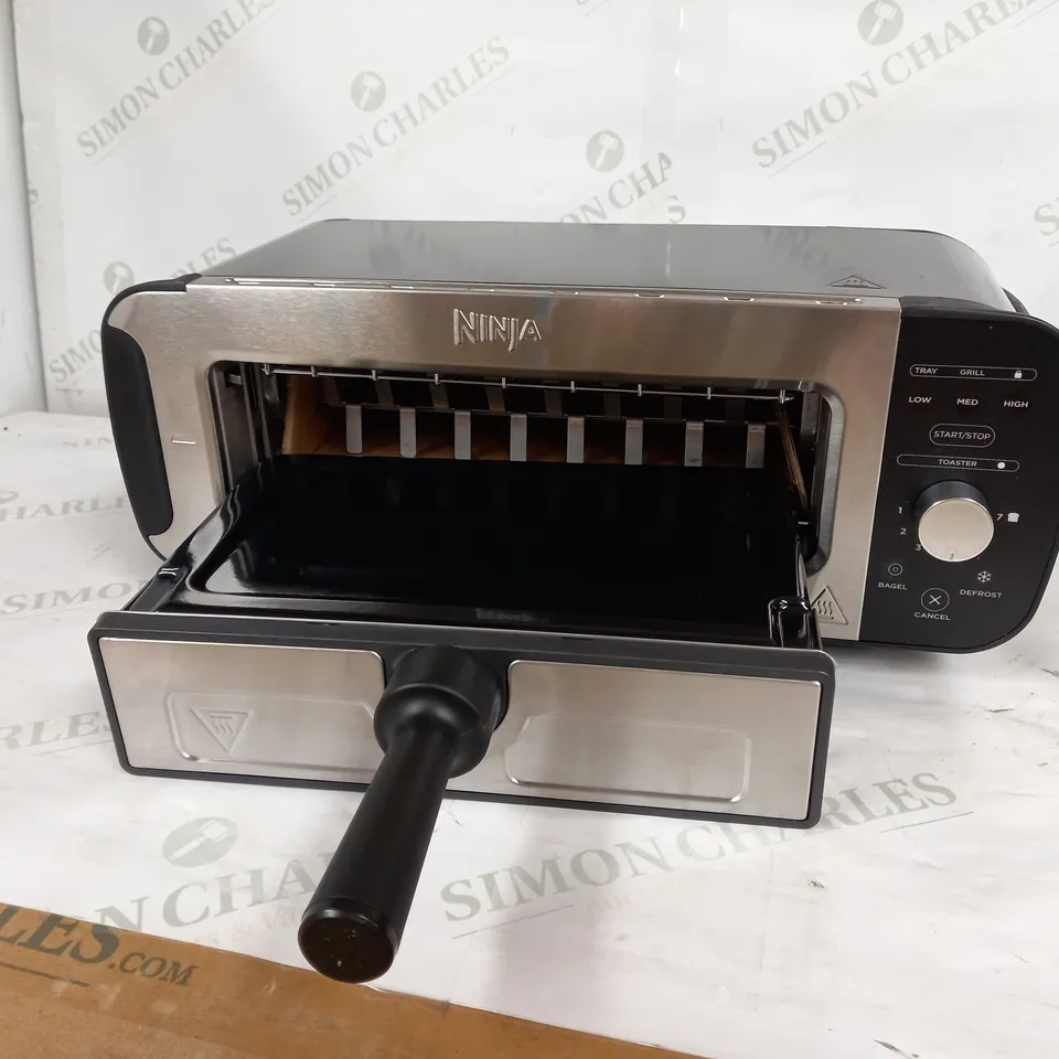 NINJA 2-IN-1 TOASTER & GRILL ST100UK