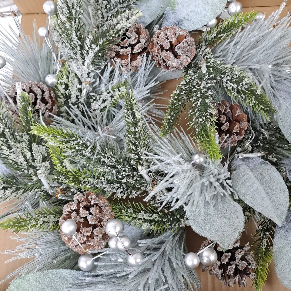 PINECONE PRE LIT CHRISTMAS WREATH 