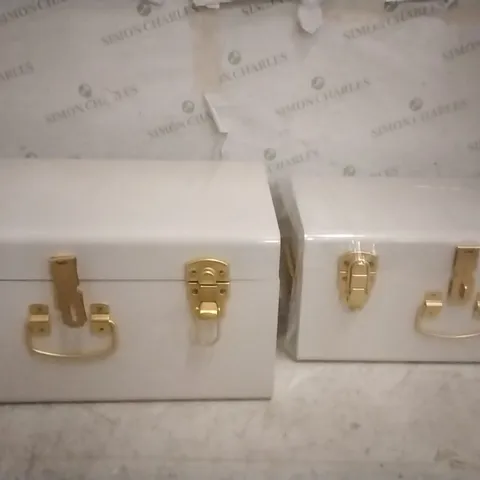 BOXED BUNDLEBERRY BY AMANDA HOLDEN SET OF TRUNKS CREAM