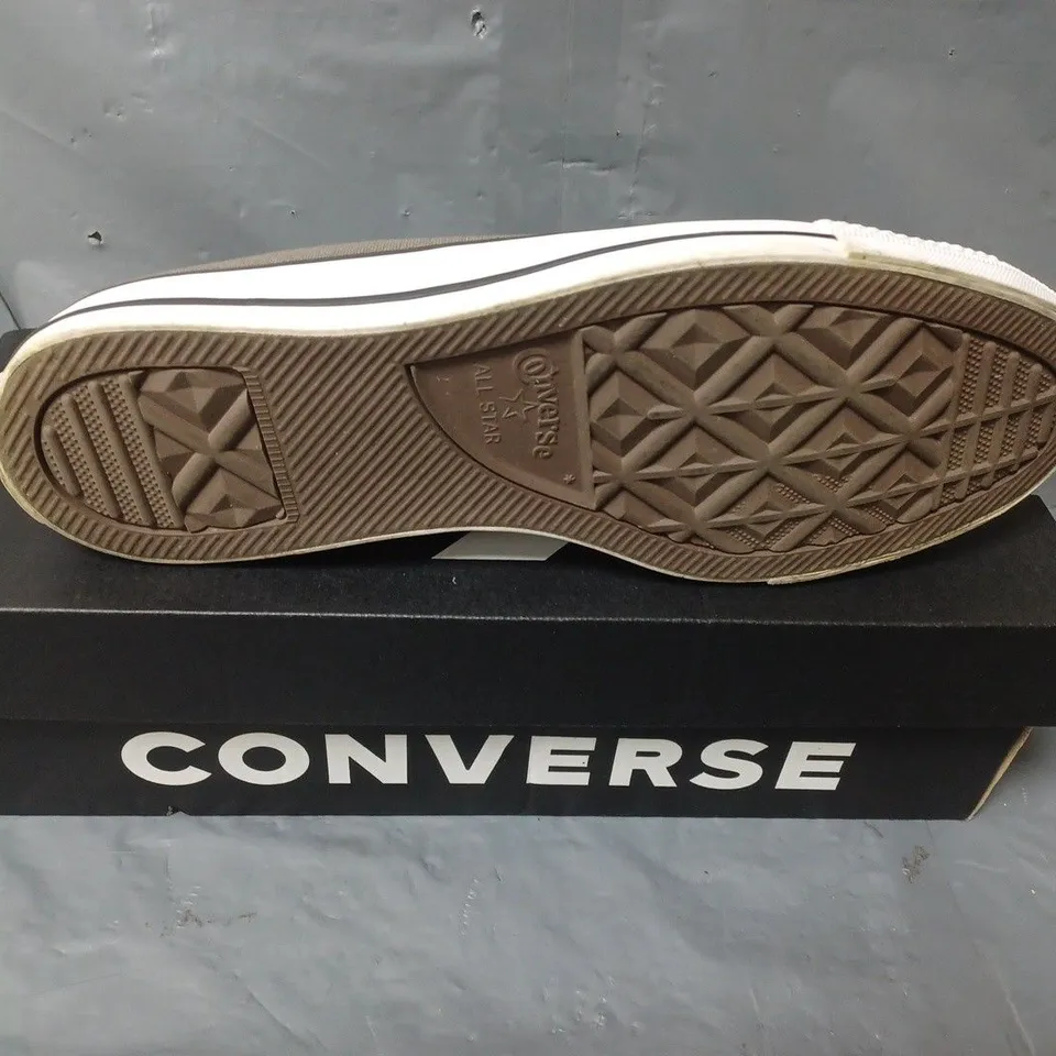 BOXED PAIR OF CONVERSE CHUCK TRAINERS - UK SIZE 8.5