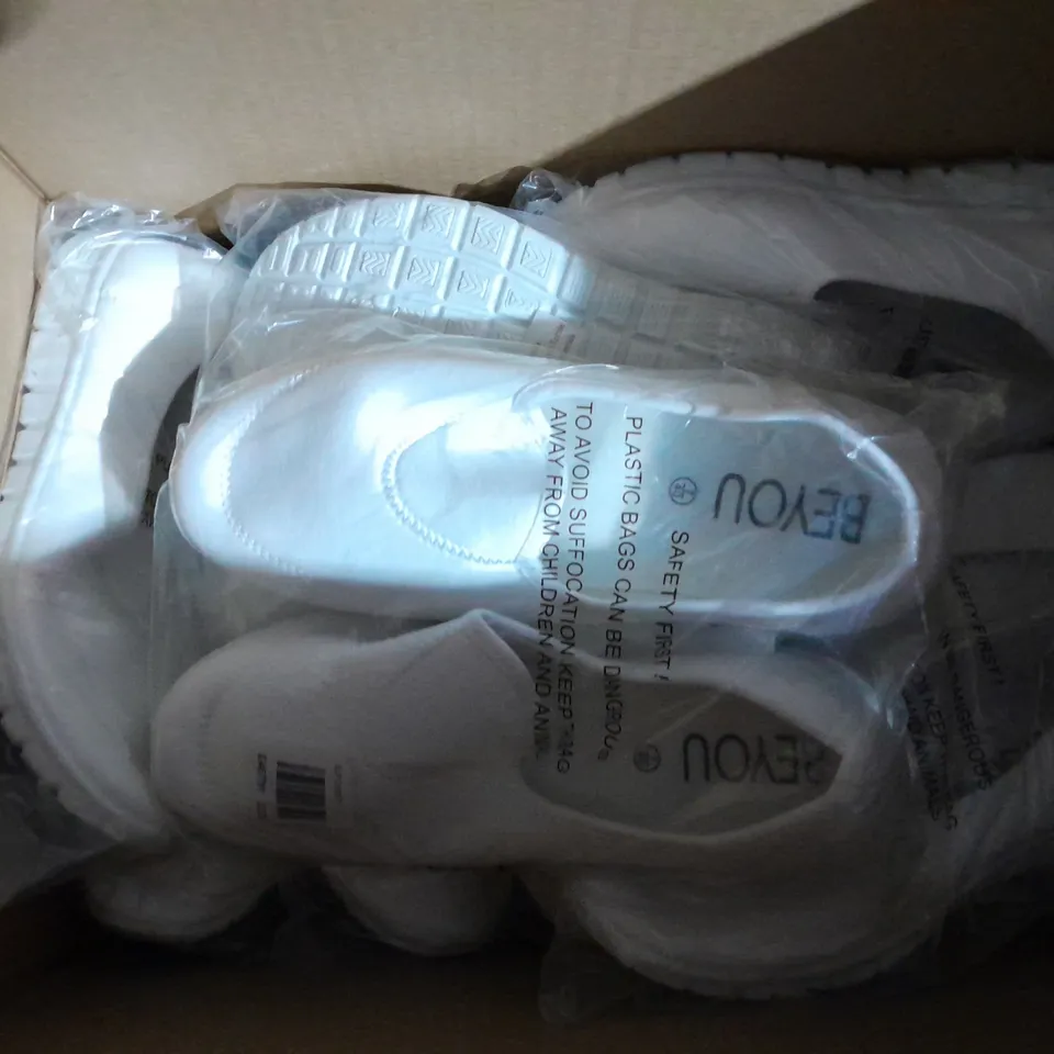 APPROXIMATELY 10 PAIRS OF BEYOU SPORTY SLOP ON SHOES SIZE 7 