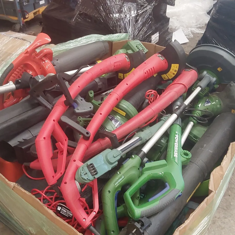 PALLET CONTAINING A VERY LARGE QUANTITY OF ASSORTED ELECTRIC GARDEN TOOLS