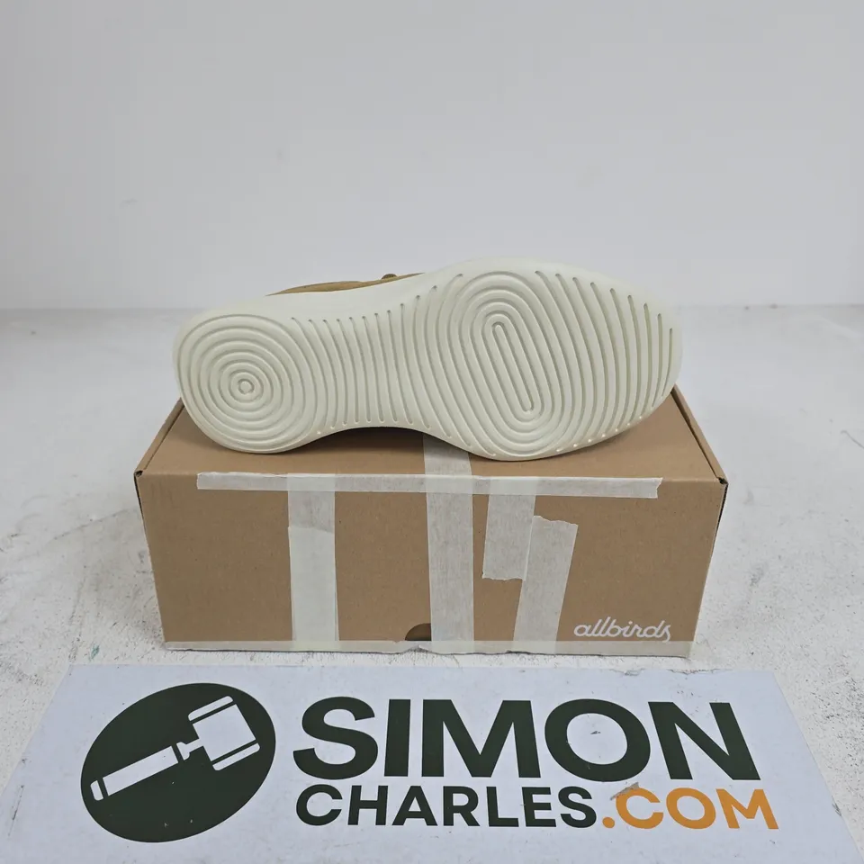 BOXED PAIR OF ALLBIRDS RUNNER NZ CORDUROY TRAINERS IN DARK TAN - UK 4.5