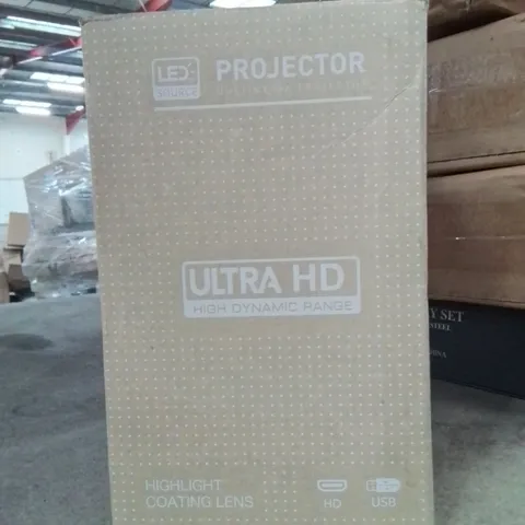 BOXED MINI MULTIMEDIA PROJECTOR 