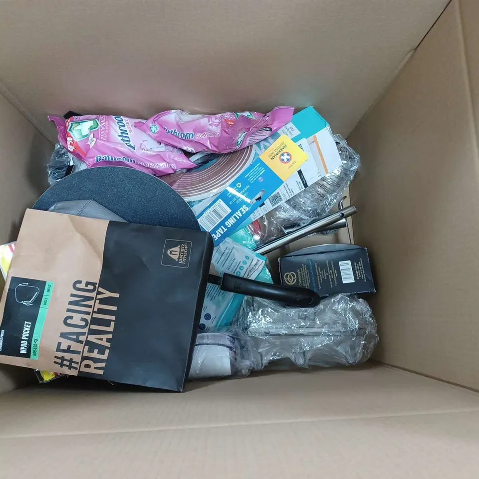 APPROXIMATELY 20 HOUSEHOLD ITEMS TO INCLUDE A UNICORN BLANKET, HUEL DRINKING BOTTLE AND KITCHENWARE 