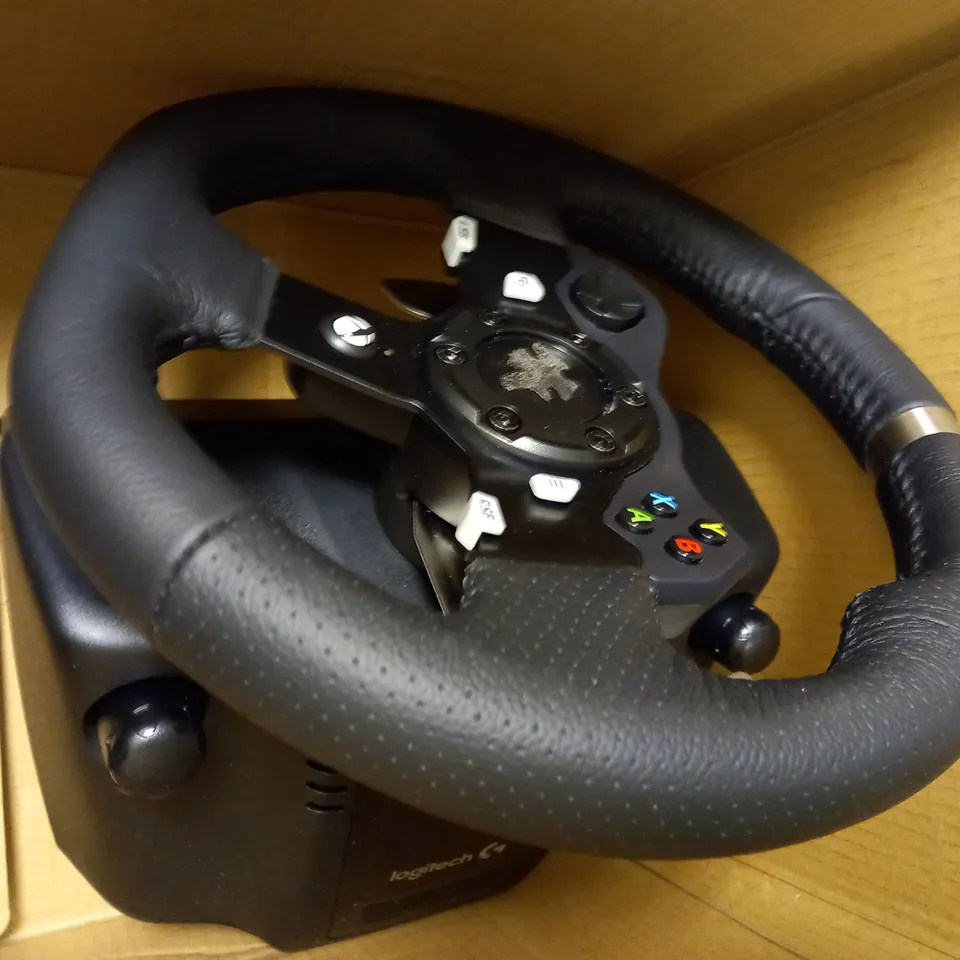 LOGITECH G920 DRIVING FORCE RACING WHEEL 
