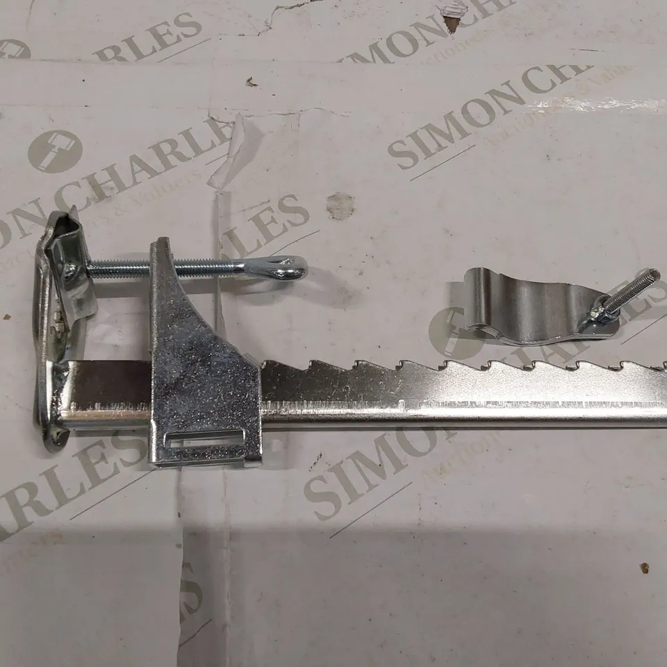 BOXED MIKYTOPER PARASOL CLAMP // CLAMPING RANGE: 0 - 20CM (1 BOX)