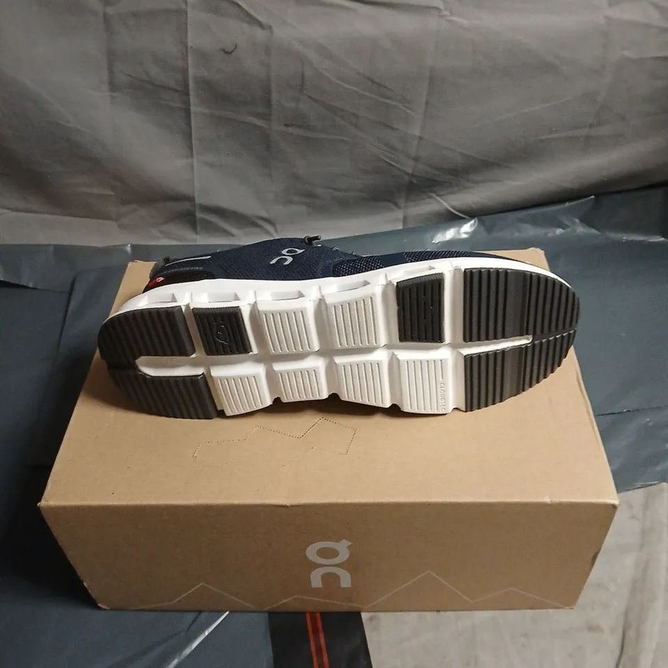 ON RUNNING CLOUD SKY NAVY KNIT TRAINERS – SIZE UK 4