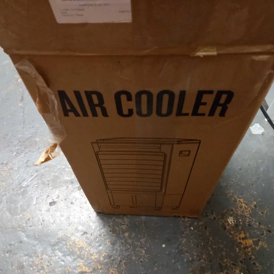 BOXED WHITE/BLACK AIRCOOLER