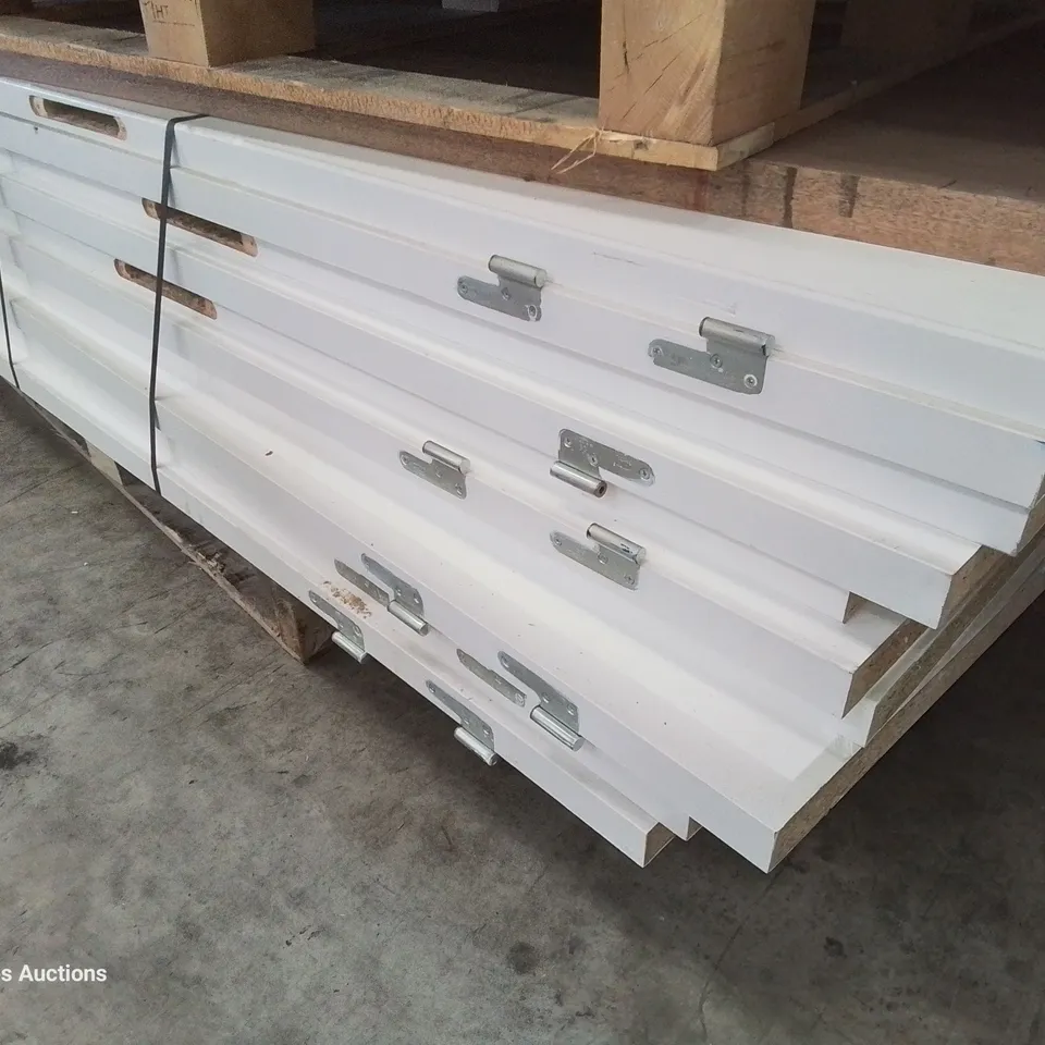 PALLET OF 10 FIRE DOORS