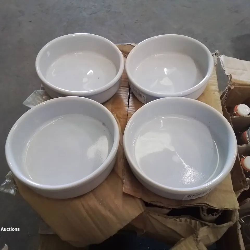 PALLET CONTAINING VARIOUS MIXED CATERING SUPPLIES, PLATES, TEAPOTS, GLASSES, BOWLS ETC.