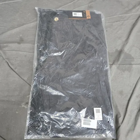 BAGGED CROSS HATCH CLOTHING MEN’S ROYSDEN CHAR TROUSERS – WAIST 34 LONG