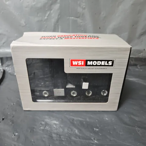 BOXED WSI MODELS VOLVO FH5 GLOBETROTTER 8X4 PREMIUM LINE