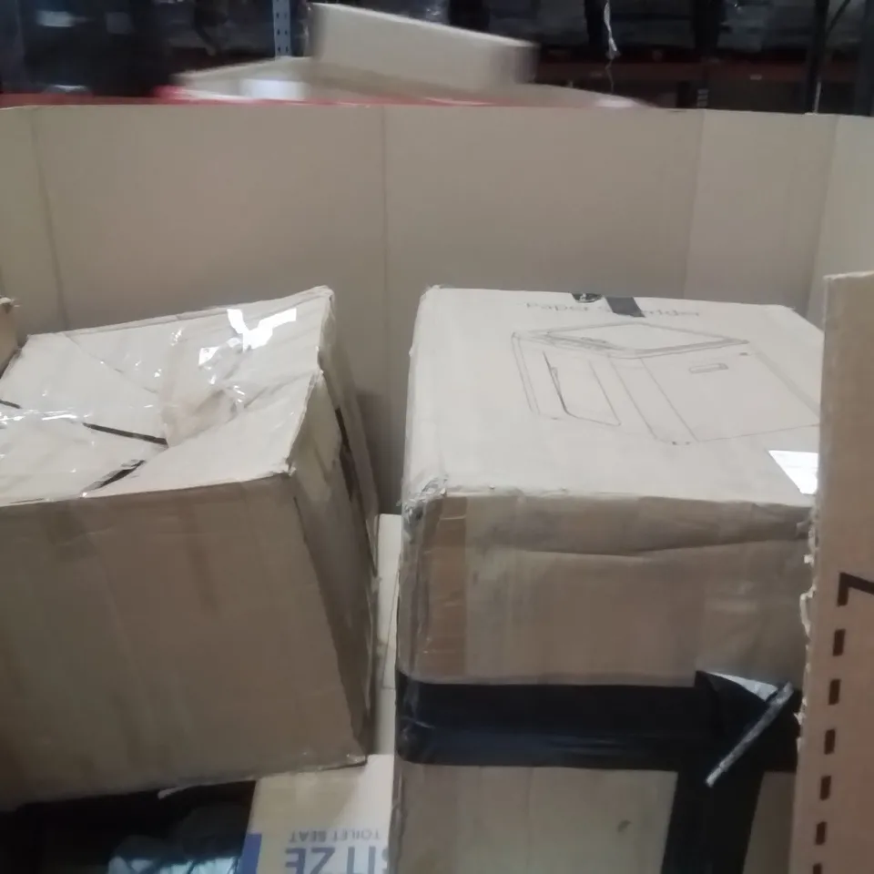 PALLET OF ASSORTED HOUSEHOLD GOODS AND PRODUCTS TO INCLUDE;PLAYPEN, GOLF PUTTING MAT,LED DESK LAMP, SHOWER SYSTEM AND OTHER ASSORTED ITEMS...