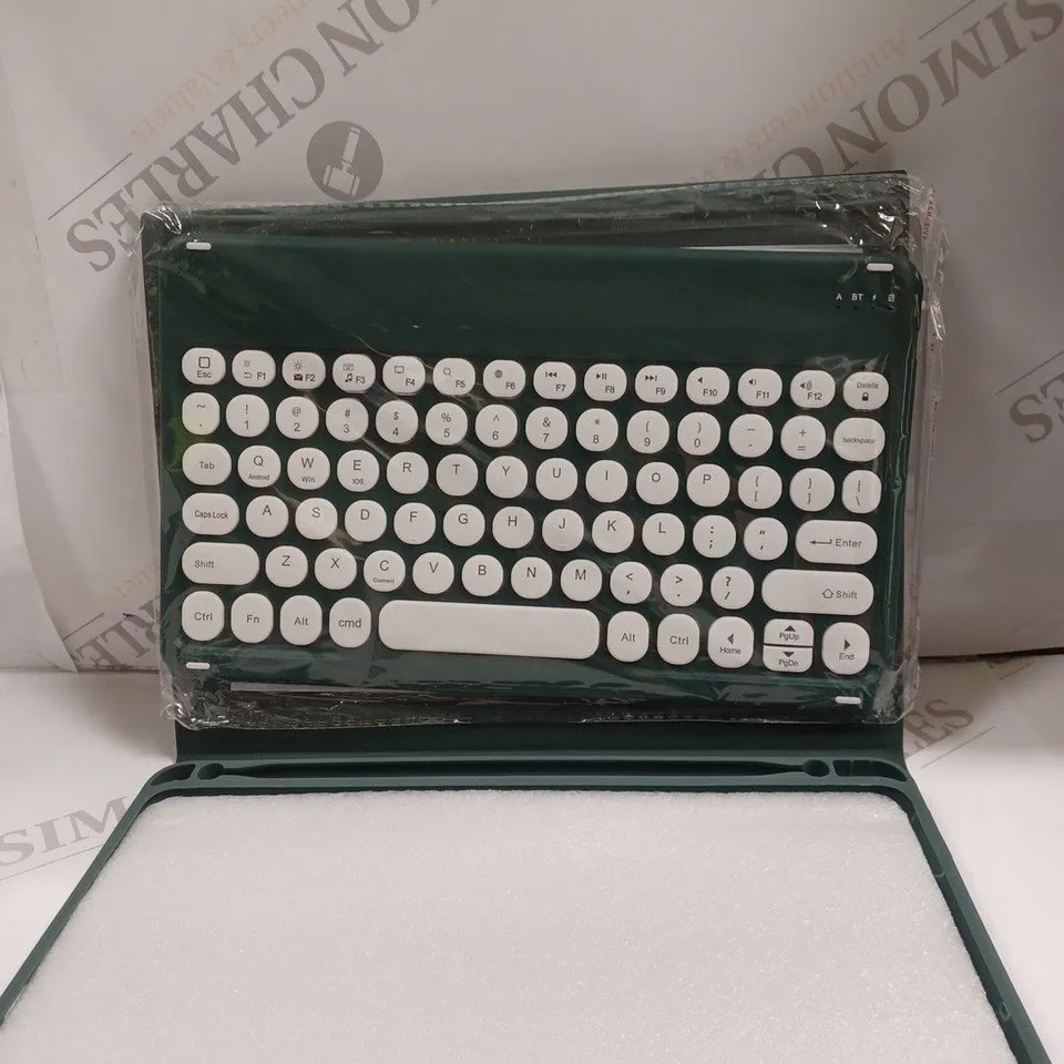 BOXED SMART KEYBOARD CASE FOR IPAD 9.7"