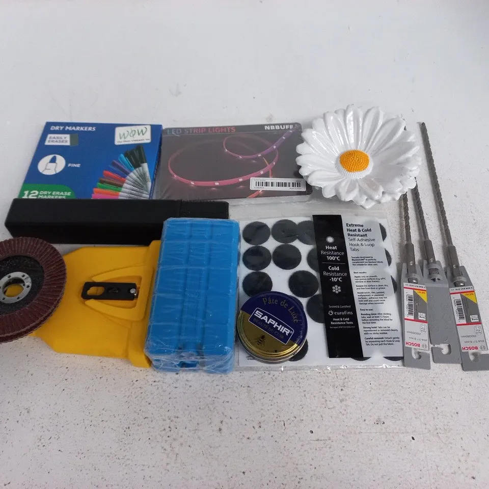 LOT OF APPROXIMATELY 20 ASSORTED HOUSEHOLD ITEMS TO INCLUDE DRY MARKERS, BOSCH DRILL BITS AND CUTTING DISCS