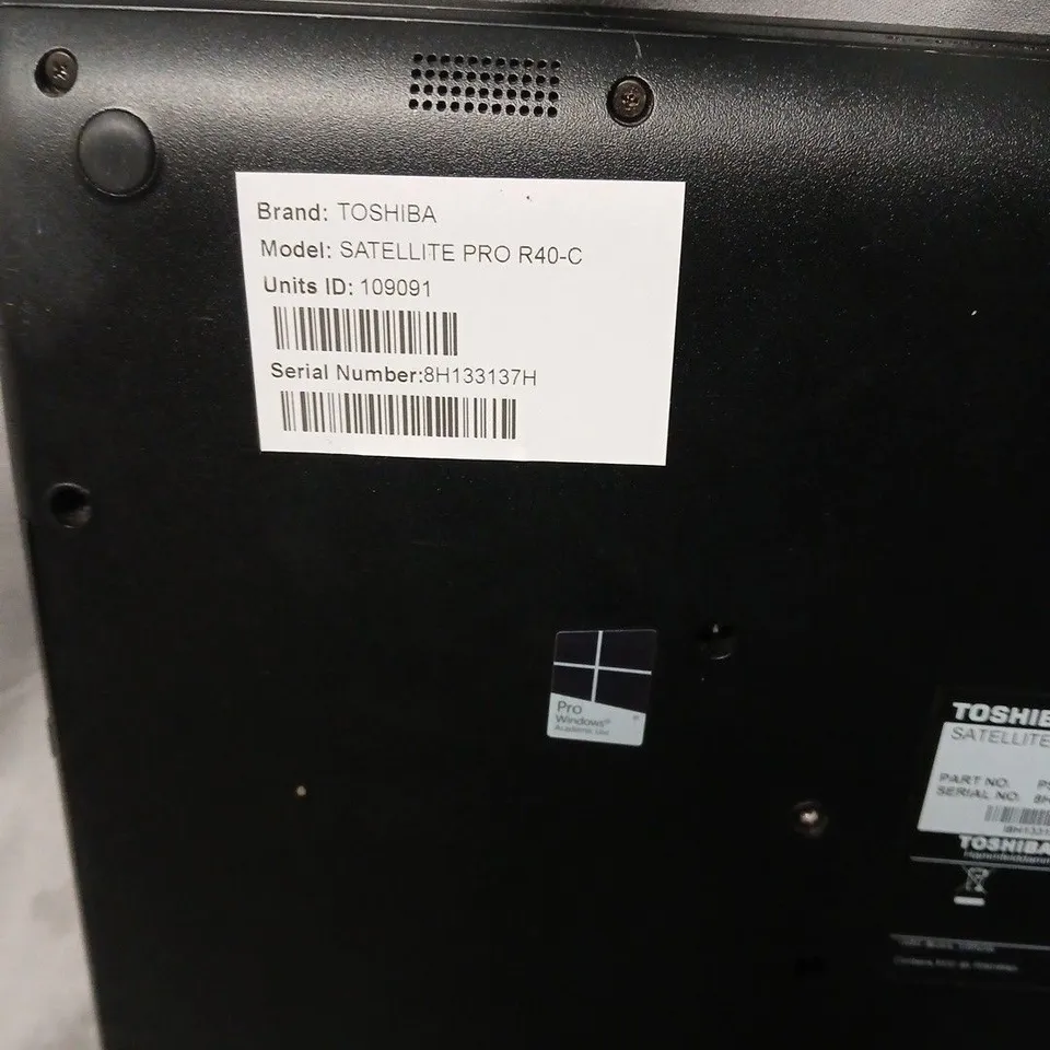 TOSHIBA SATELLITE PRO R40-C LAPTOP