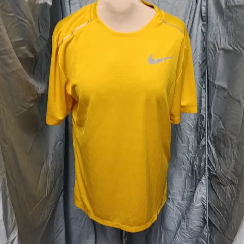 NIKE RUNNING DRI-FIT T-SHIRT – YELLOW, UK SIZE S
