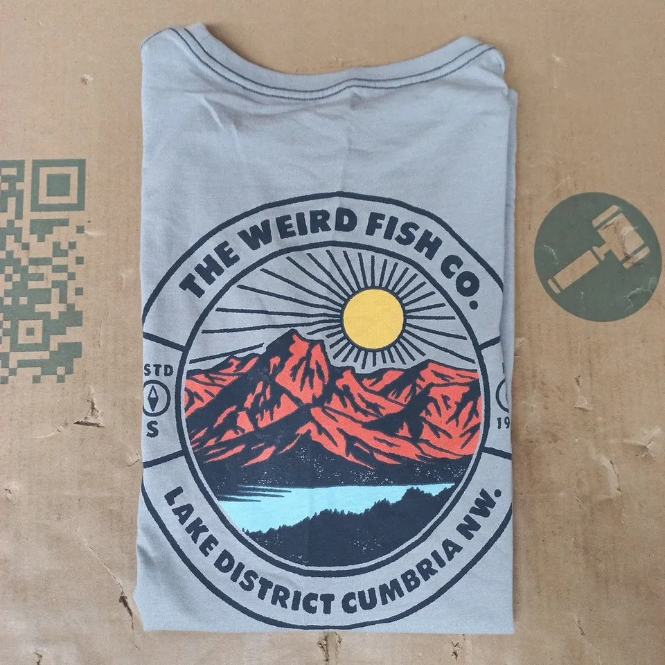 WEIRD FISH SHORT SLEEVE T-SHIRT IN GREY SIZE MEDIUM