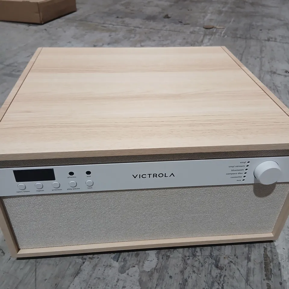 VICTROLA TURNTABLE IN WOODEN CABINET – VINTAGE-STYLE RECORD PLAYER