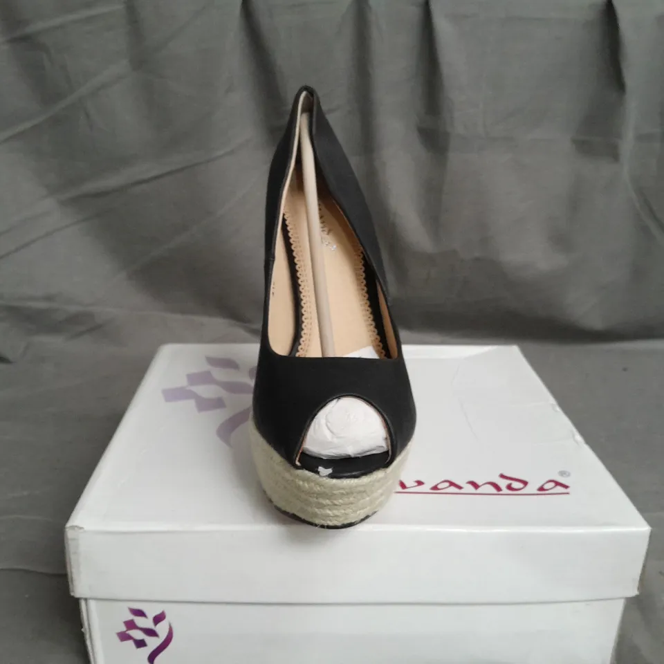 APPROXIMATELY 10 BOXED PAIR OF BLACK HEELED OPEN TOE SHOES IN VARIOUS SIZES TO INCLUDE SIZE 38EU 