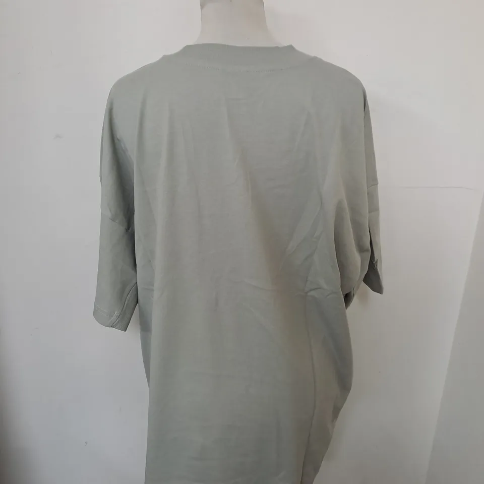 GYMSHARK OVERSIZED LARGE TSHIRT 