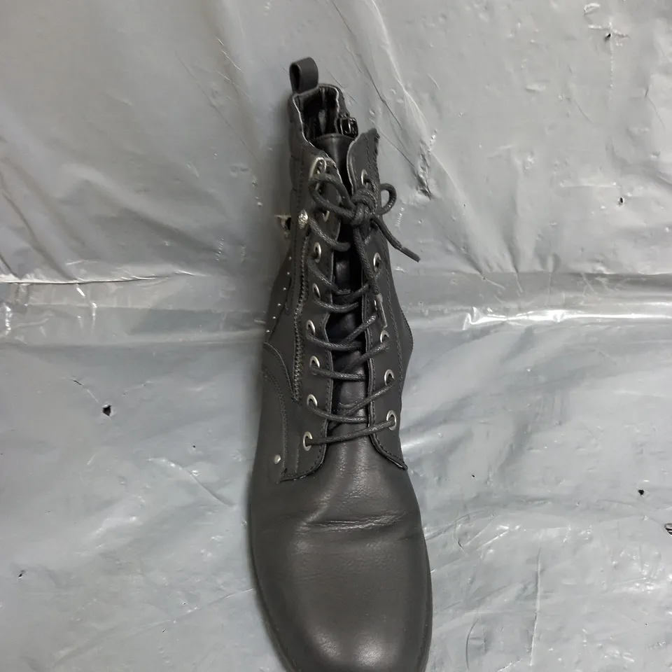 PAIR OF RIEKER LEATHER BOOTS SIZE 40