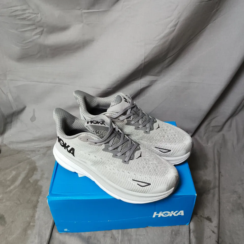 HOKA RUNNING SHOES – GREY, BOXED SIZE 9.5