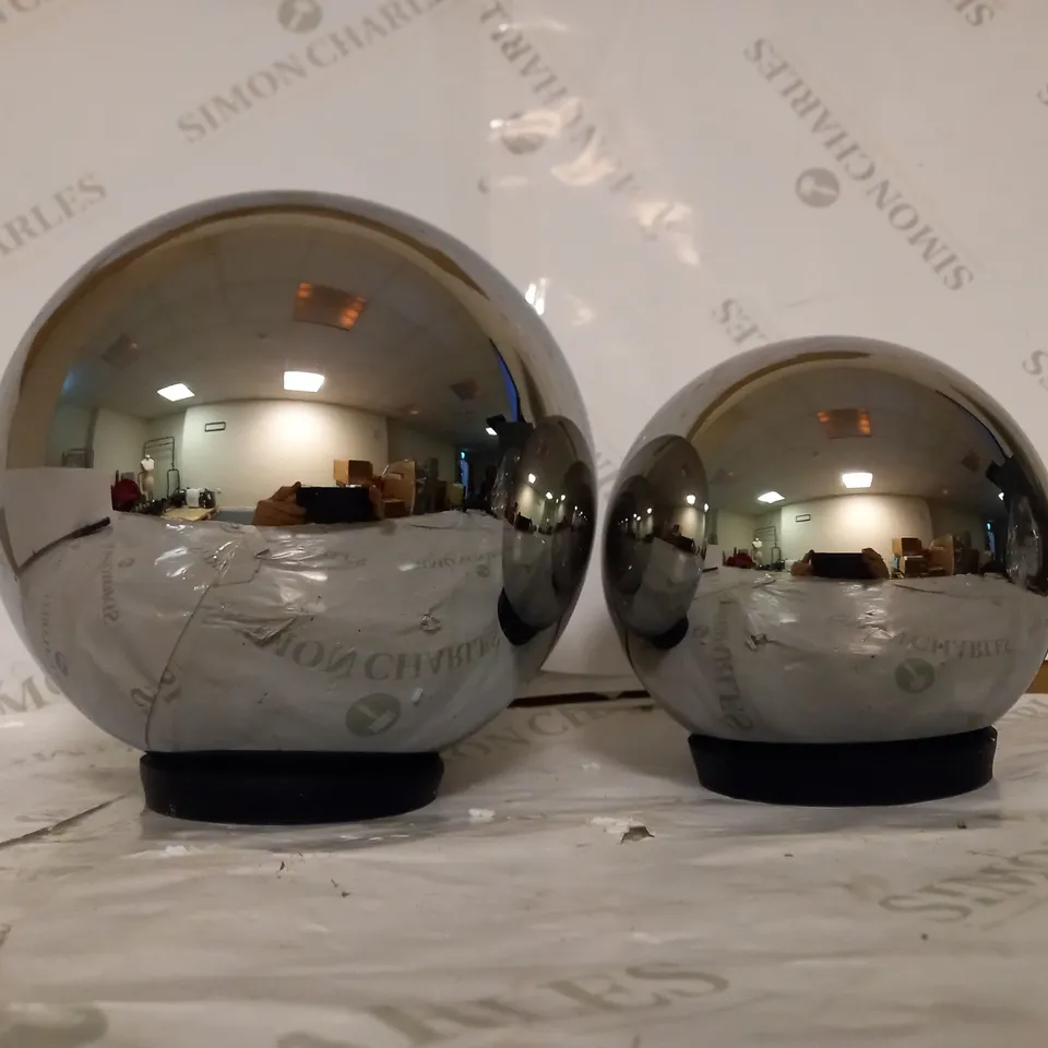 K BY KELLY HOPPEN SET OF 2 INDOOR OUTDOOR PRELIT GLASS DECOR - REFLECTIVE ORBS