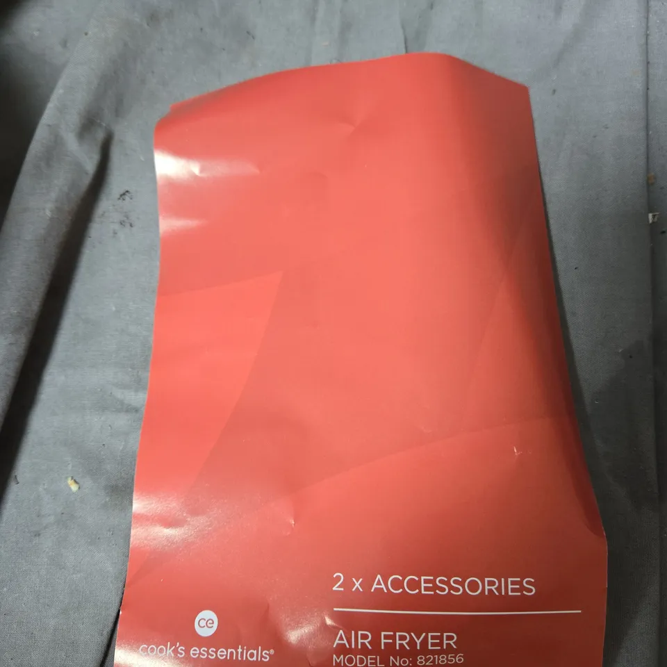 APPROXIMATELY 5 X COOK'S ESSENTIALS AIR FRYER ACCESSORIES – 2 X ROUND PANS