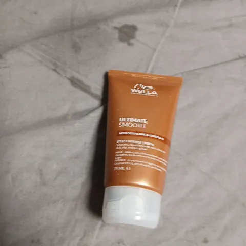 APPROXIMATELY 20 ASSORTED HEALTH & BEAUTY PRODUCTS INCLUDING NATURAL BATANA OIL , MAYJAM ESSENTIAL OIL WELLA HAIR CREAM