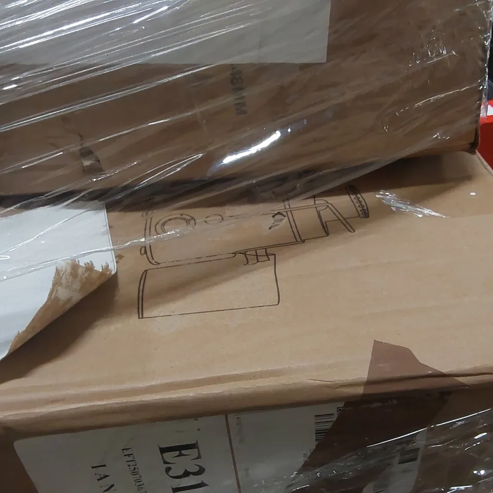 PALLET OF ASSORTED ITEMS INCLUDING: TURBOCHARGER, WINDOW REGULATOR, BLENDER ECT