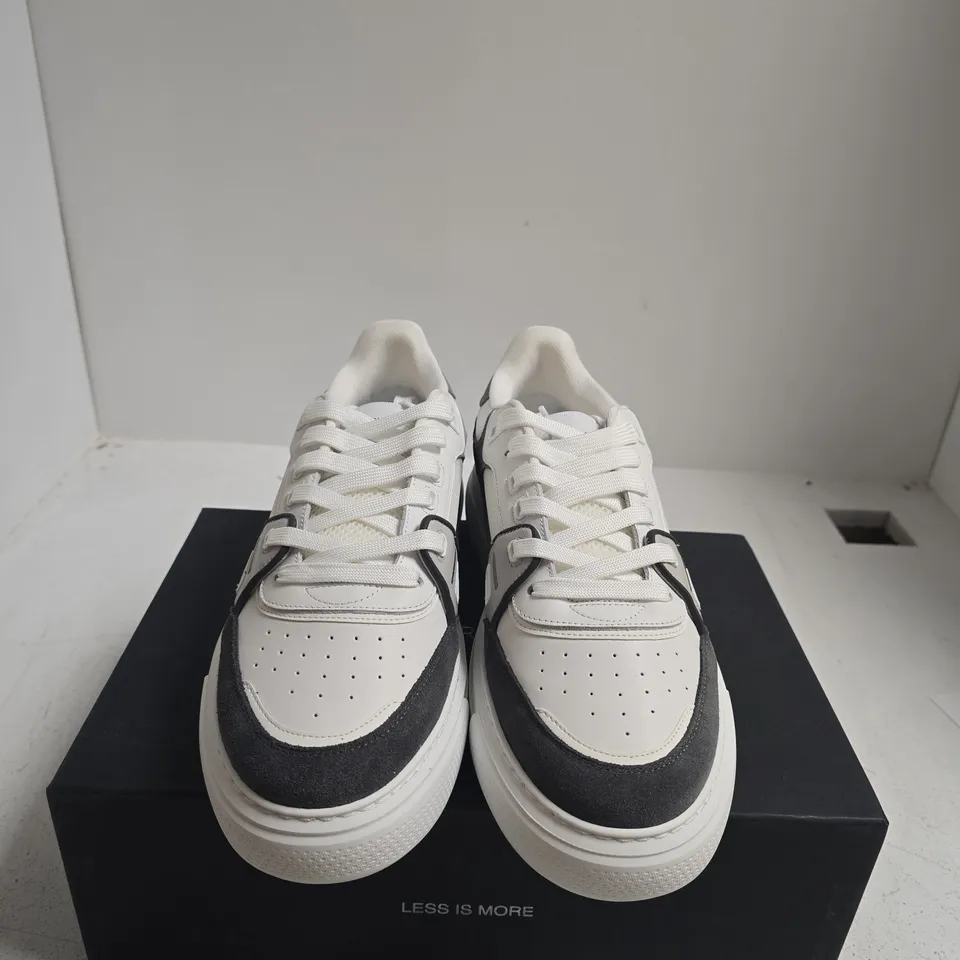 BOXED PAIR OF ARNE ATLAS TRAINERS - UK SIZE 11