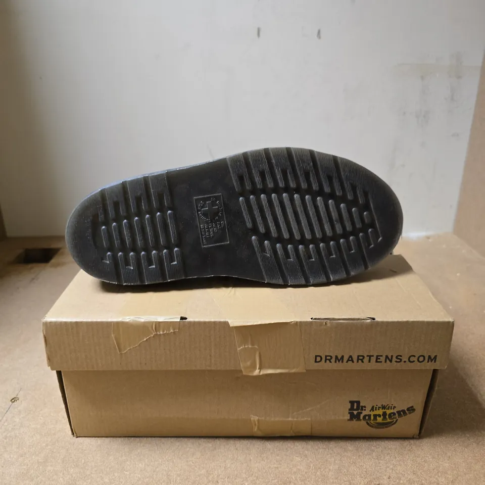 BOXED PAIR OF DR. MARTENS BLAIRE SANDALS – BLACK, UK 6