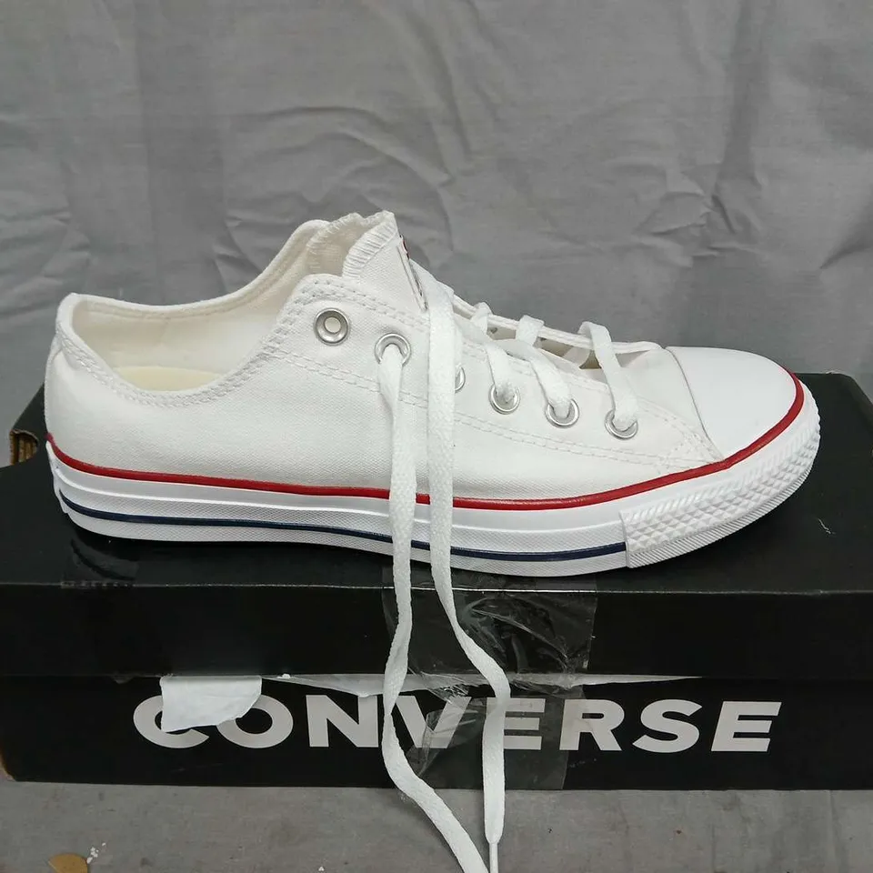 BOXED CONVERSE WIDE OX TRAINERS - WHITE (UK 7)