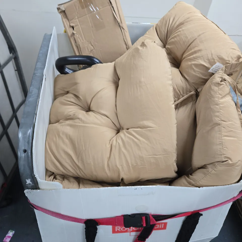 CAGE CONTAINING LARGE QUANTITY OF ASSORTED ITEMS TO INCLUDE: HOTEL PILLOW