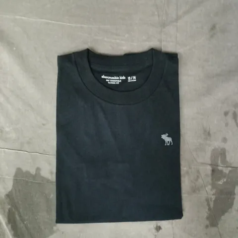 ABERCROMBIE KIDS CLASSIC FIT T-SHIRT IN BLACK SIZE 13/14 YEARS