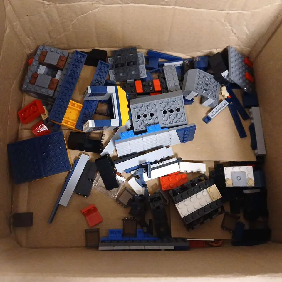LEGO TRAIN SET SET PART WITH MINI FIGURES