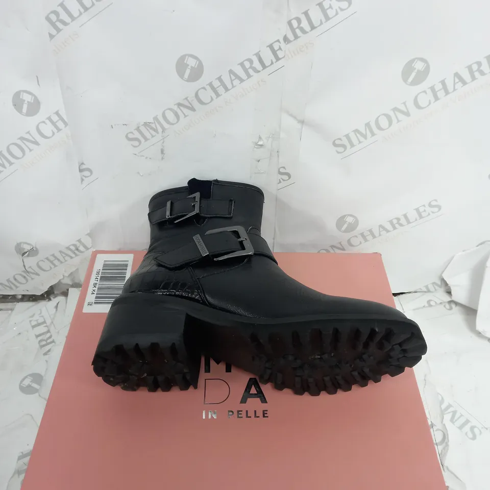 BOXED MODA IN PELLE CORNELLE BLACK LEATHER BOOTS - UK 4